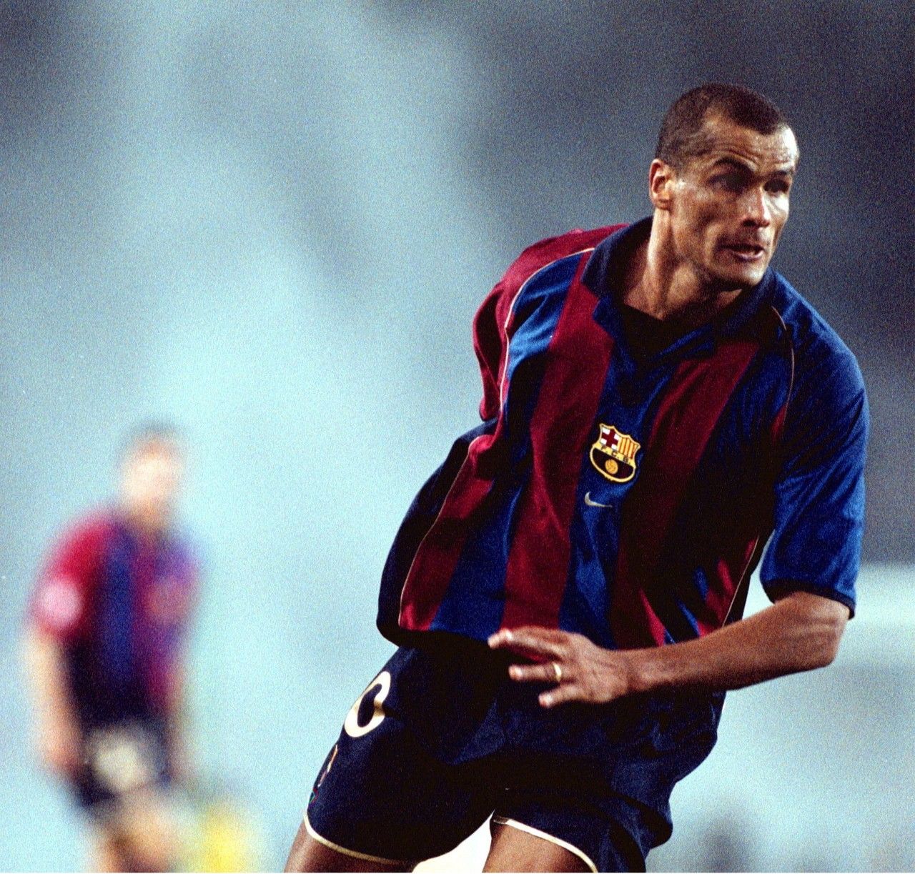 Phóng viên: Rivaldo đã đến Thanh Đảo tối nay, không chỉ để xem trận đấu mà còn để tham gia một trận giao hữu