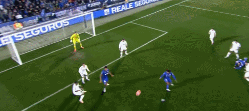 Cứu Real Madrid! Courtois đã có 6 pha cứu thua trong suốt trận đấu và cứu thua trước khi trận đấu kết thúc.