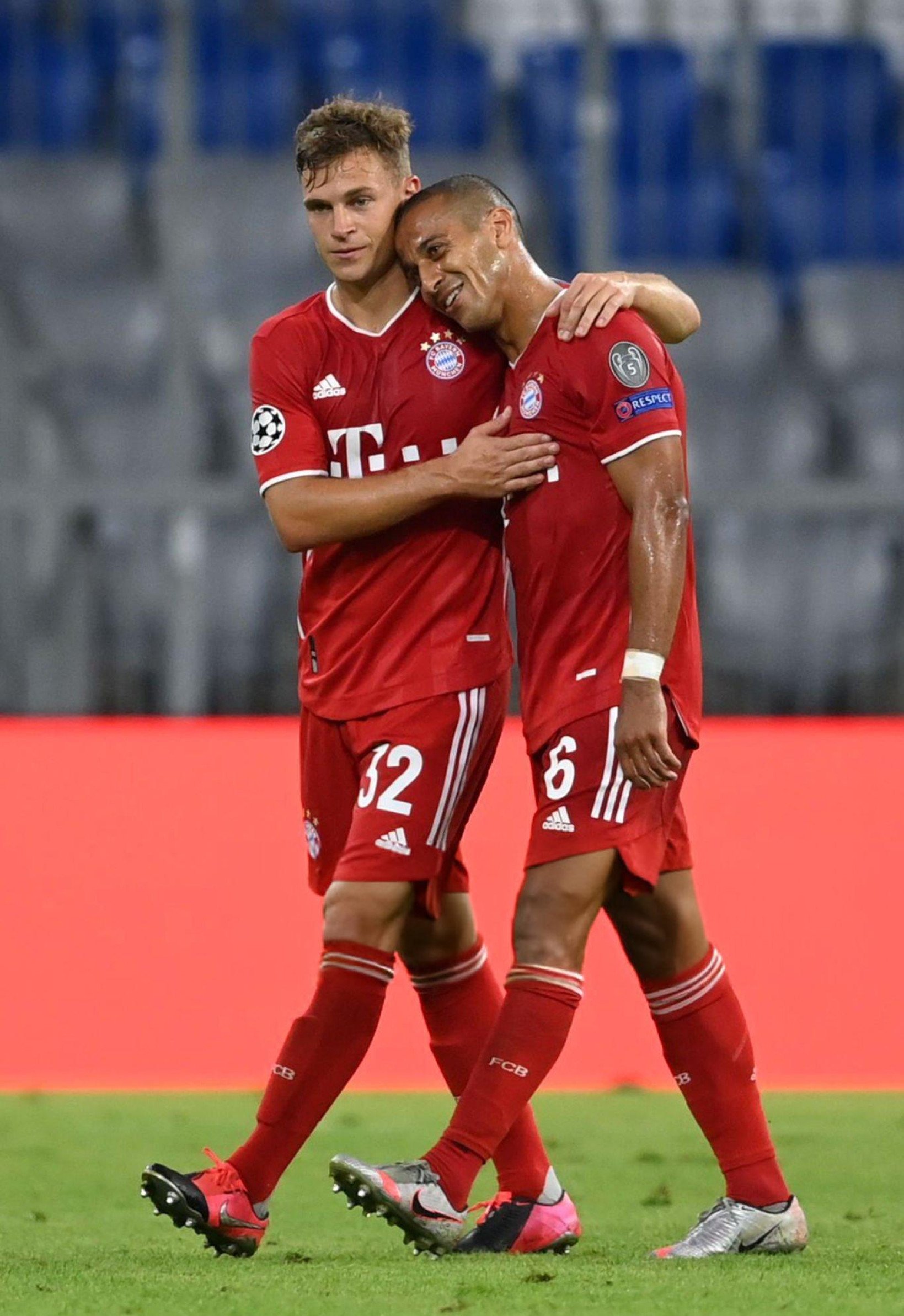 Truyền thông Đức: Kimmich nói nội bộ rằng Goretzka không phải là đối tác hoàn hảo nhất ở hàng tiền vệ, anh hy vọng Bayern sẽ giới thiệu những cầu thủ kiểu Thiago