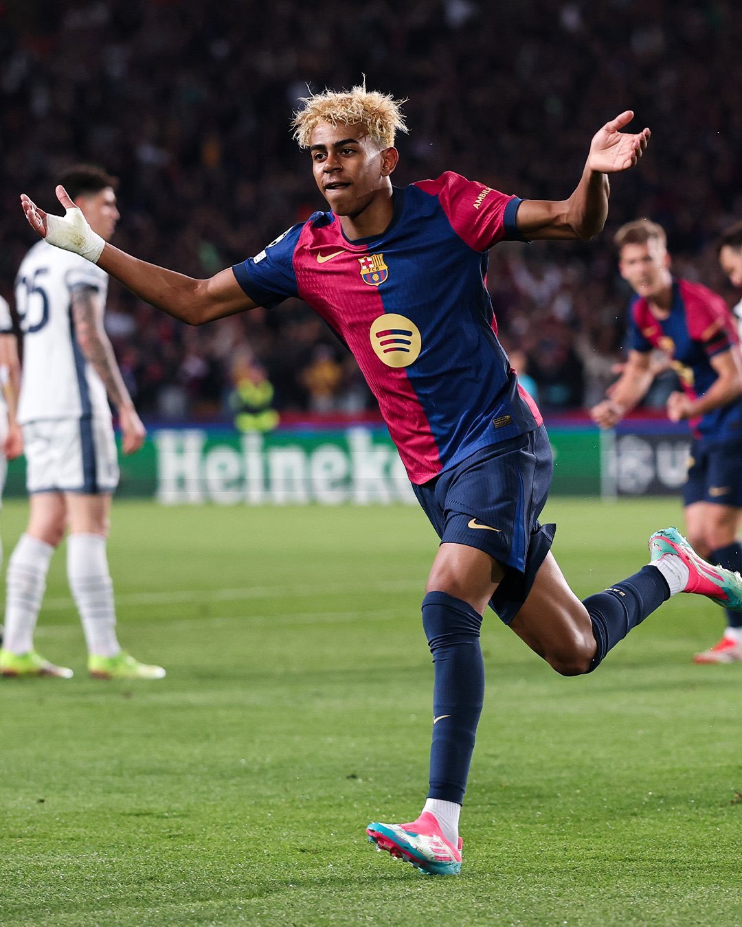 ⛳Chi tiết: Jamal Dumfries và Barca và Inter Milan kết thúc lượt đi bằng trận chiến bàn thắng