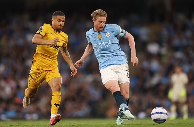 Guardiola: Trong số những cầu thủ tôi từng làm việc cùng, khả năng chuyền bóng của De Bruyne chỉ đứng sau Messi