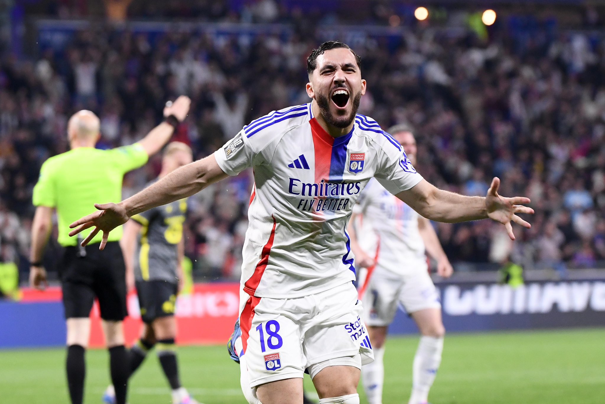 Tin đồn chuyển nhượng hàng ngày: Manchester United muốn giải phóng Hoilen và chào đón Mbeumo, Theo có thể sang Saudi Arabia?