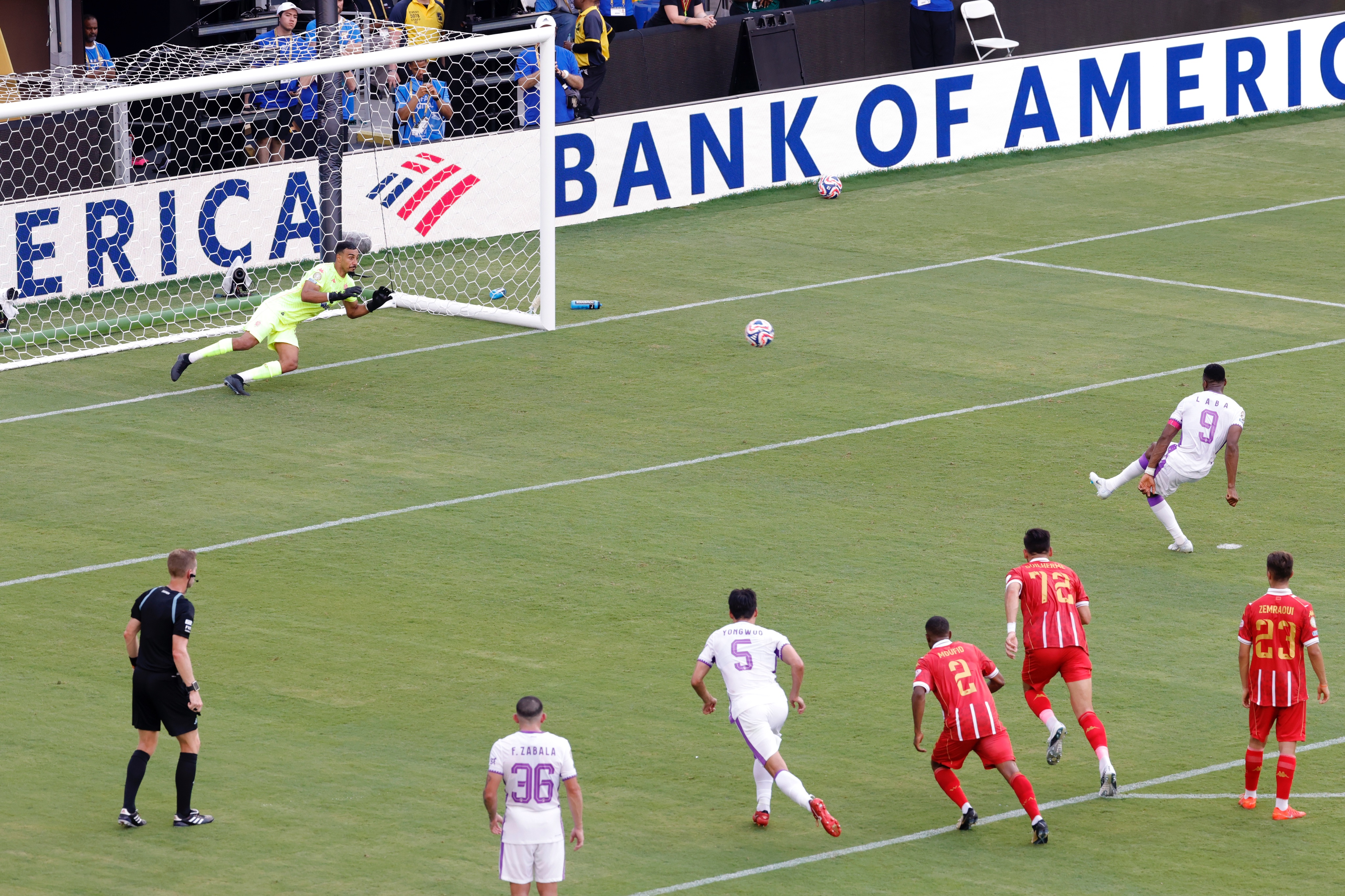 Truyền thông Anh: IFAB đang cân nhắc sửa đổi luật mới, không được thực hiện lại quả phạt đền, VAR can thiệp vào các quả phạt góc Truyền thông Anh: IFAB đang cân nhắc sửa đổi luật mới, không được thực hiện lại quả phạt đền, VAR can thiệp vào các quả phạt góc