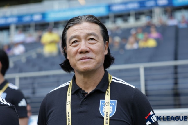 Nhóm người hâm mộ Ulsan HD tuyên bố họ sẽ ngừng cổ vũ cho đến khi huấn luyện viên Kim Pan-kun bị sa thải