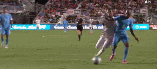 Nhiều quả phạt đền gây tranh cãi! Miami bị nghi ngờ bỏ lỡ 3 quả phạt đền, tiếng còi kết thúc trận đấu của Cincinnati bị hủy bỏ