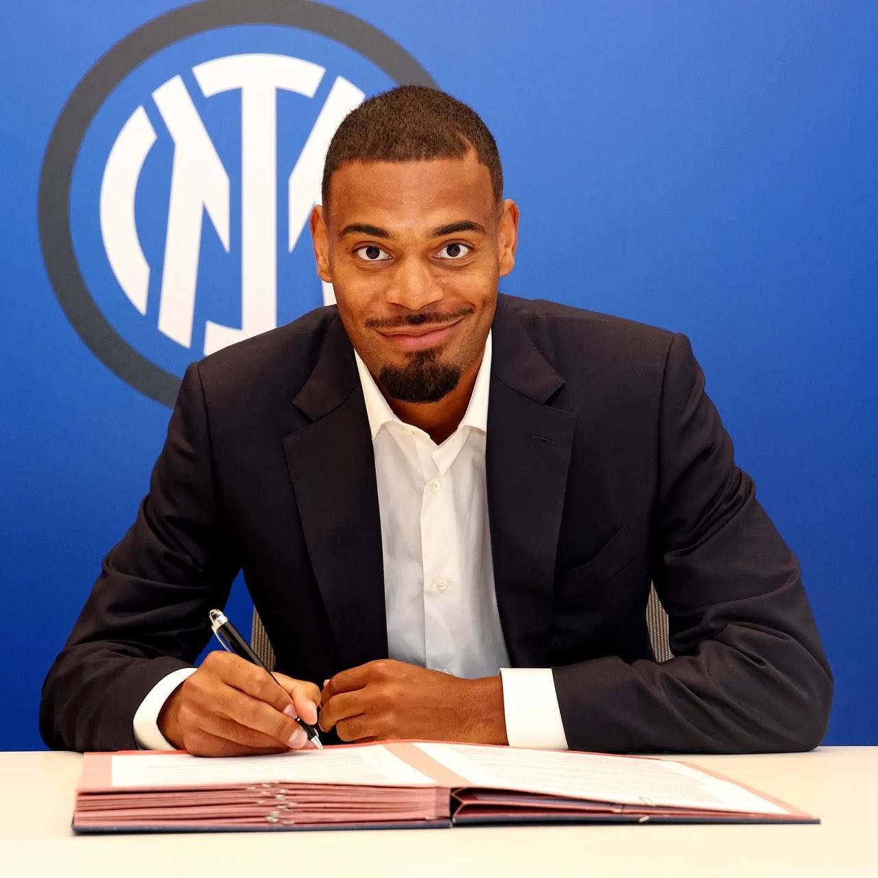 Diouf: Được chơi cho Inter Milan là một vinh dự, tôi cần thời gian để thích nghi với Serie A