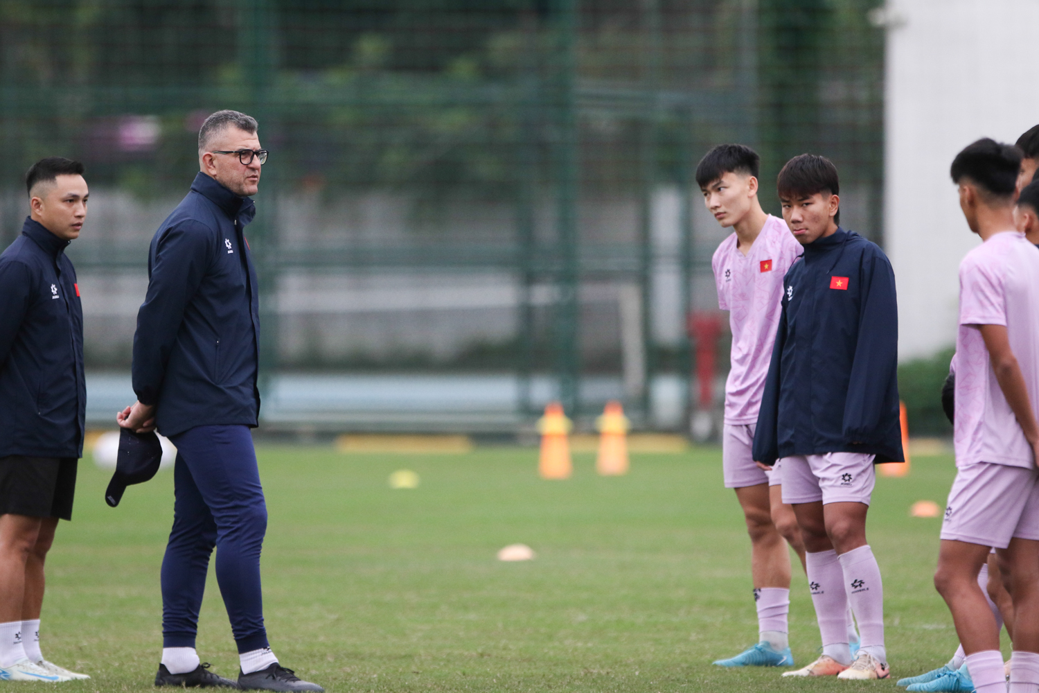 HLV Cristiano Roland hài lòng với U17 Việt Nam HLV Cristiano Roland hai long voi U17 Viet Nam